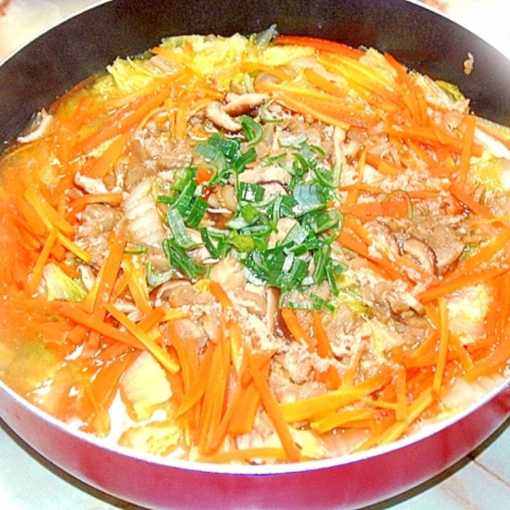 冬に温まろう!鶏モモと白菜のにんにく味噌鍋♪